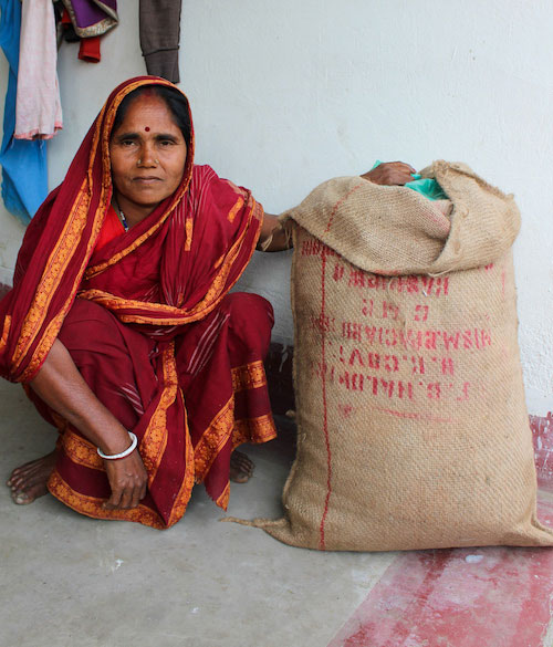 The same family in Bihar has also experimented with using hermetic storage bags, placed inside a traditional jute bag.