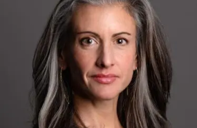 Sarah Yager Headshot