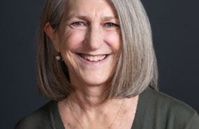 Deborah Avant headshot