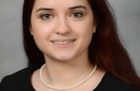 Caroline Pavlecic headshot