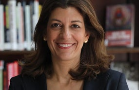 Leslie Vinjamuri headshot