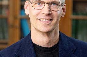 Headshot of Ian Hurd.