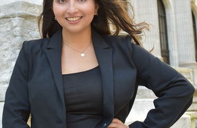 Isabel Mavrides-Calderon headshot