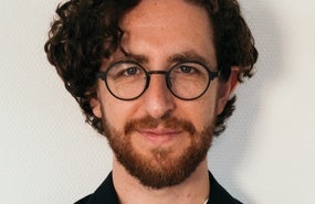 Noah Sneider Headshot