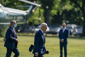 President Biden leaves helicopter
