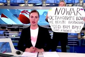 Russia news anchor
