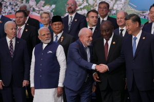 US President Joe Biden, India's Prime Minister Narendra Modi, Brazil's President Luiz Inacio Lula da Silva, South Africa's President Cyril Ramaphosa and China's President Xi Jinping gather for a group photo at the G20 Summit in Rio de Janeiro on November 19, 2024.