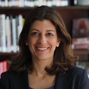 Leslie Vinjamuri headshot