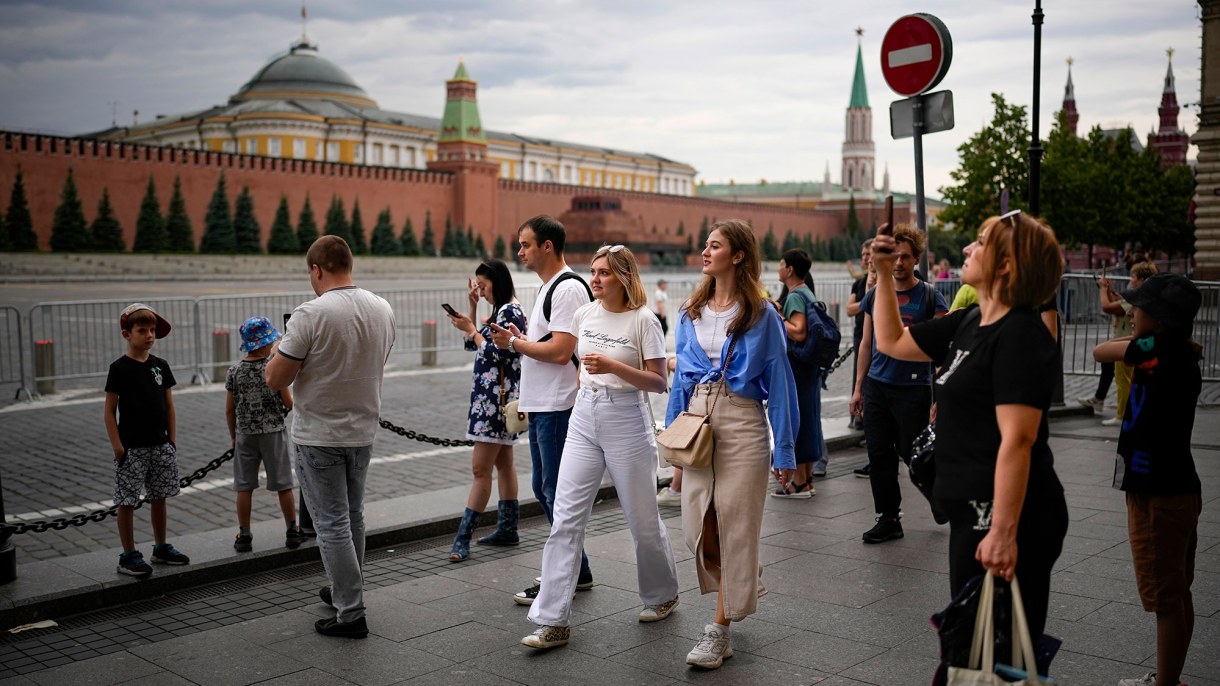 Young Russians See Brighter Future Than Young Americans Do | Chicago Council on Global Affairs