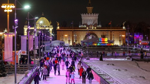 Russians ice skate