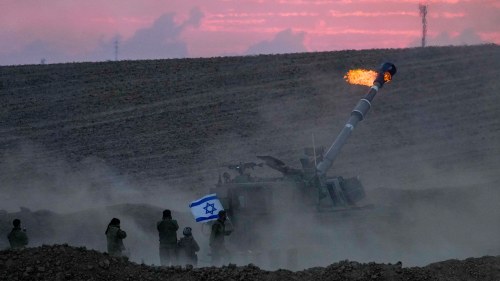An Israeli mobile artillery unit fired a shell from southern Israel towards the Gaza Strip