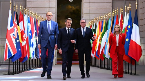 German chancellor Friedrich Merz, French President Emmanuel Macron, British Prime Minister Keir Starmer and Italian Prime Minister Giorgia Meloni arrive at the Elysee Palace for a conference on the initiative for maritime navigation in the Strait of Hormuz, in Paris, Friday April 17, 2026