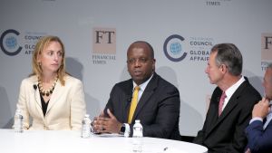 Image of speakers at the 2017 Chicago Forum on Global Cities