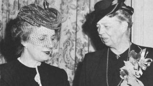A black and white photo of Louise Wright and Eleanor Roosevelt