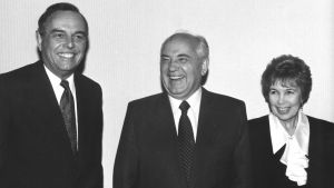Former Soviet President Mikhail Gorbachev and his wife Raisa, with Council Board chairman Bryan, 1992. 