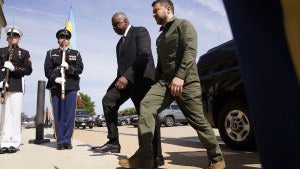 Secretary of Defense Lloyd Austin greets Ukrainian President Volodymyr Zelenskyy during a welcome ceremony at the Pentagon