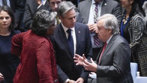 US Secretary of State Antony Blinken, center, and U.S. Ambassador to the United Nations Linda Thomas-Greenfield, left, talk with UN Secretary-General Antonio Guterres.