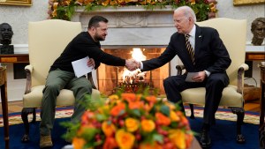 Zelenksy Meets Biden in Washington