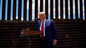Donald Trump speaks along the southern border with Mexico